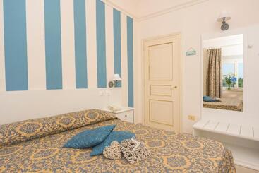Grand Hotel Villa Parisi