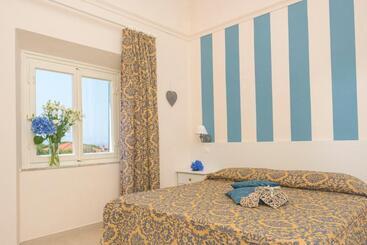 Grand Hotel Villa Parisi