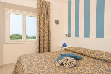 Grand Hotel Villa Parisi