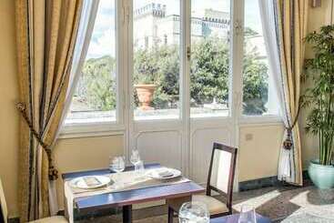 Grand Hotel Villa Parisi