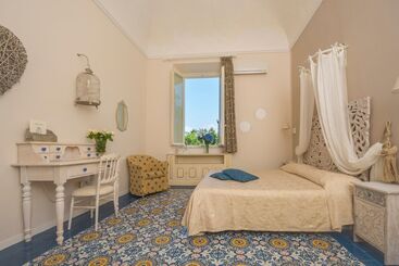 Grand Hotel Villa Parisi