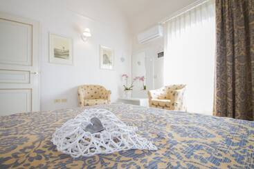 Grand Hotel Villa Parisi