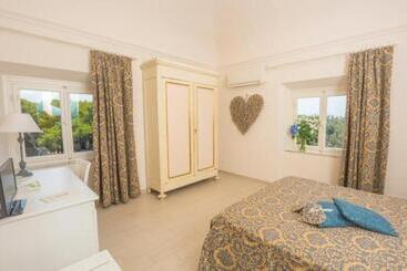 Grand Hotel Villa Parisi