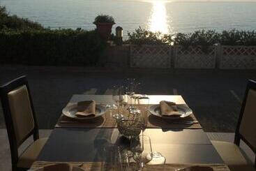 Grand Hotel Villa Parisi