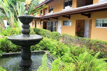هتل Albrook Inn