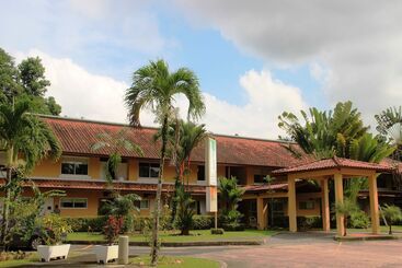هتل Albrook Inn