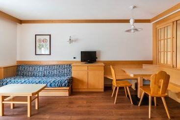 هتل Apartments Boè