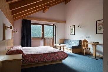 هتل Apartments Boè
