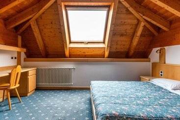 هتل Apartments Boè