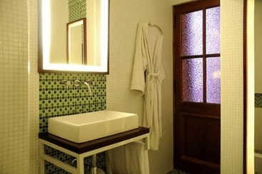 هتل Babel Boutique