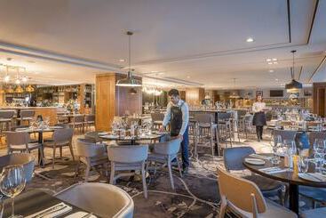 Clayton Hotel Dublin Airport