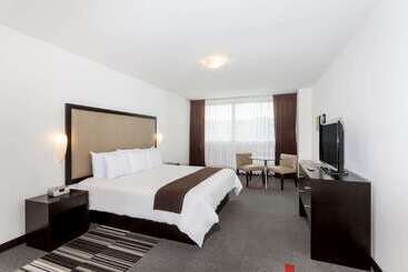 هتل Costa Del Sol Wyndham Lima Airport