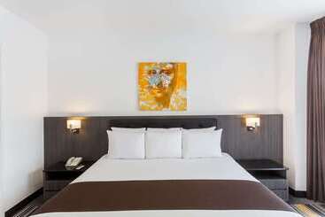 هتل Costa Del Sol Wyndham Lima Airport