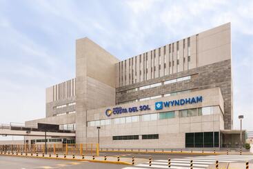 هتل Costa Del Sol Wyndham Lima Airport