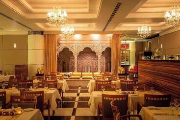 هتل Four Points By Sheraton Bur Dubai