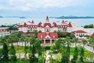 هتل Hong Kong Disneyland