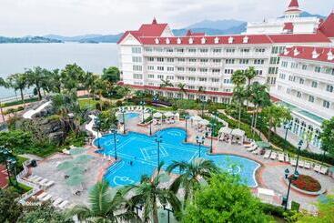 هتل Hong Kong Disneyland