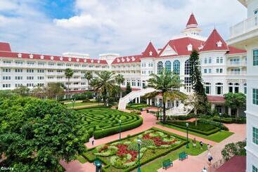 هتل Hong Kong Disneyland