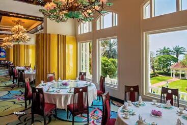 هتل Hong Kong Disneyland