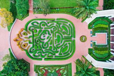 هتل Hong Kong Disneyland