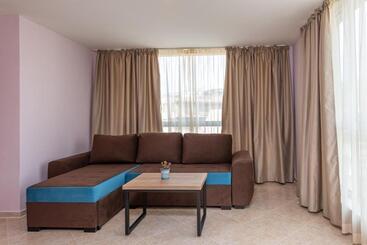 Ivana Palace Hotel   Free Parking