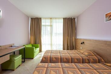 Ivana Palace Hotel   Free Parking