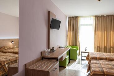 Ivana Palace Hotel   Free Parking