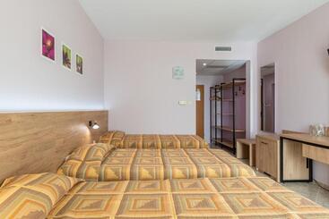 Ivana Palace Hotel   Free Parking