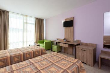 Ivana Palace Hotel   Free Parking