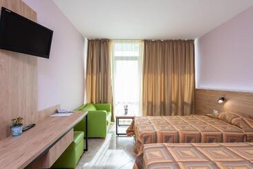 Ivana Palace Hotel   Free Parking