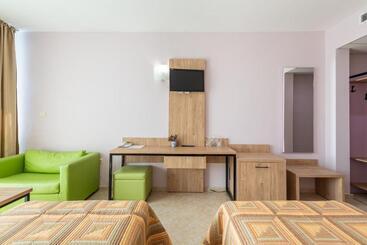 Ivana Palace Hotel   Free Parking