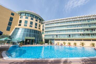 Ivana Palace Hotel   Free Parking