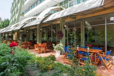 Ivana Palace Hotel   Free Parking