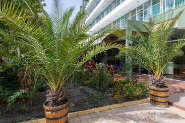 Ivana Palace Hotel   Free Parking