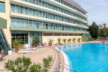 Ivana Palace Hotel   Free Parking