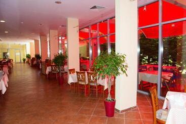Ivana Palace Hotel   Free Parking