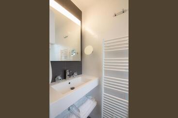 هتل La Regence