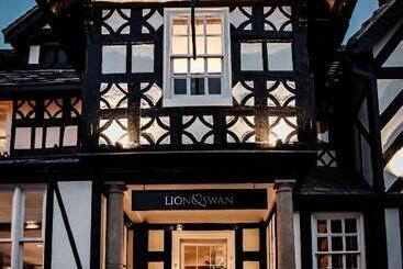 هتل Lion & Swan