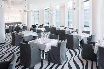 Mövenpick Hotel Stuttgart Airport