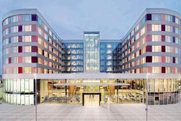Mövenpick Hotel Stuttgart Airport