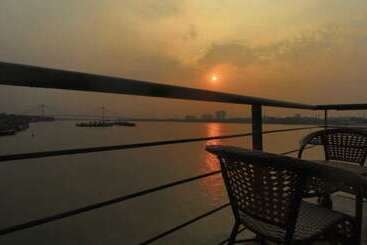 酒店 Polo Floatel Kolkata