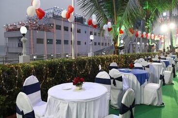 酒店 Polo Floatel Kolkata