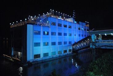 酒店 Polo Floatel Kolkata