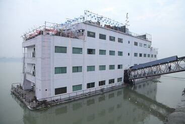 酒店 Polo Floatel Kolkata