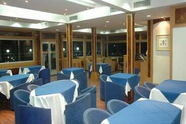 酒店 Polo Floatel Kolkata