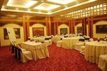 酒店 Polo Floatel Kolkata