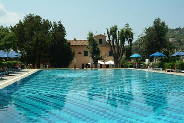 هتل Residenza Sant’anna Del Volterraio