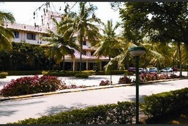 호텔 Royal Orchid Resort & Convention Centre, Yelahanka Bangalore