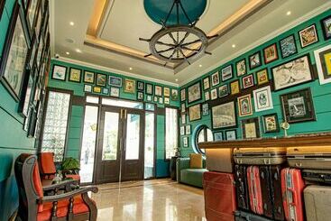 酒店 Polo Floatel Kolkata