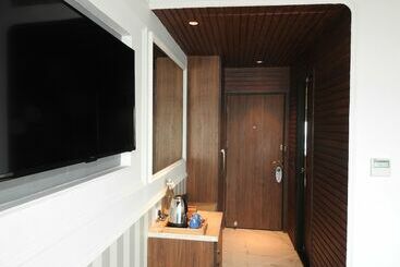 酒店 Polo Floatel Kolkata